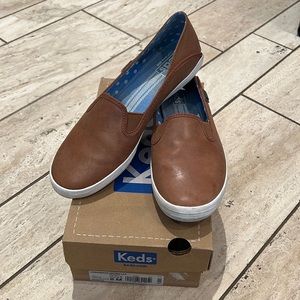 Keds “Crashback” Brown Leather Slip-on